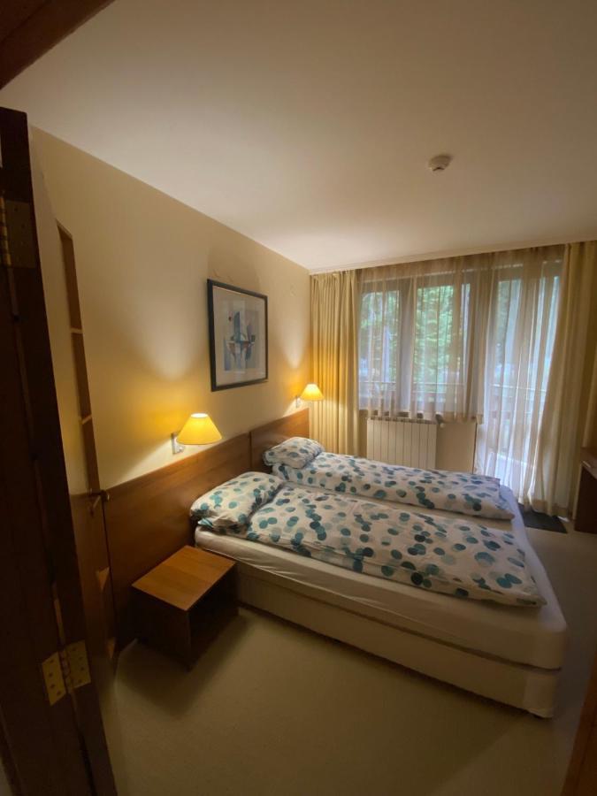 Hq Apartments Villa Park بوروفتس المظهر الخارجي الصورة